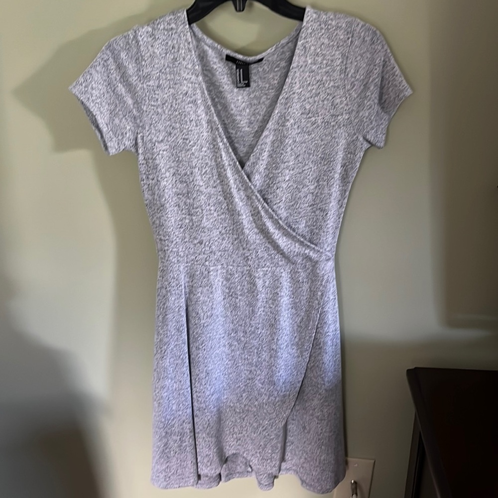 Like NEW Forever 21 Light Gray Capped Sleeve Cotton Wrap Dress. Size S.